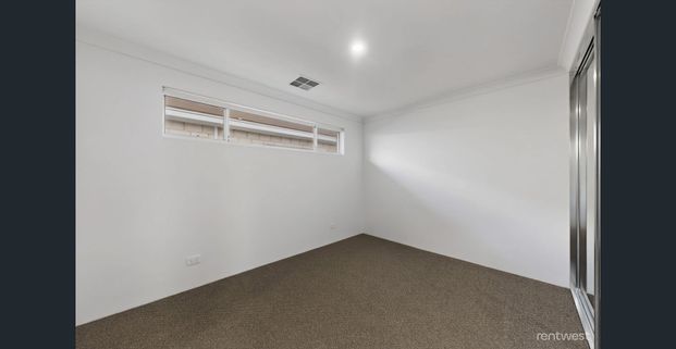 BRAND NEW FAMILY HOME IN PRIME BALDIVIS LOCATION - Photo 1