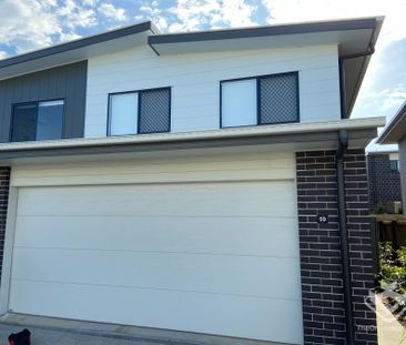 3 BEDROOM TOWNHOUSE - Double Garage, Air Cons, Pets Welcome - Photo 2