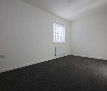 2 bed End of Terrace House for let - Photo 2