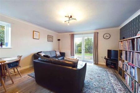 Ash Grove, Kingsclere, Newbury, Hampshire, RG20 - Photo 2