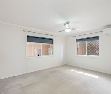 Spacious 3 Bedroom Family Home with Large Shed and Rumpus Room - Photo 2