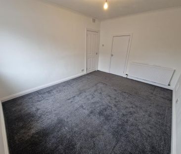 2 bedroom ground floor flat to rent - Photo 5