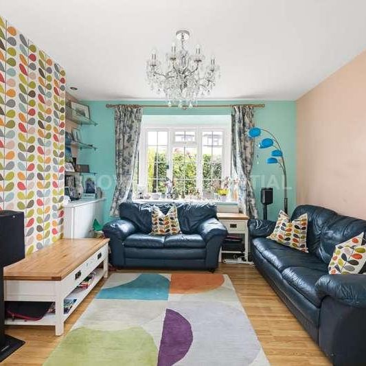 The Crescent, New Malden, KT3 - Photo 1