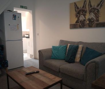 2 bedroom terraced house to rent - Photo 6