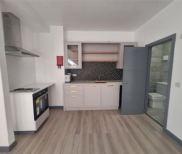 Studio to rent - Photo 3