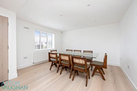 4 bedroom semi-detached house to rent - Photo 4