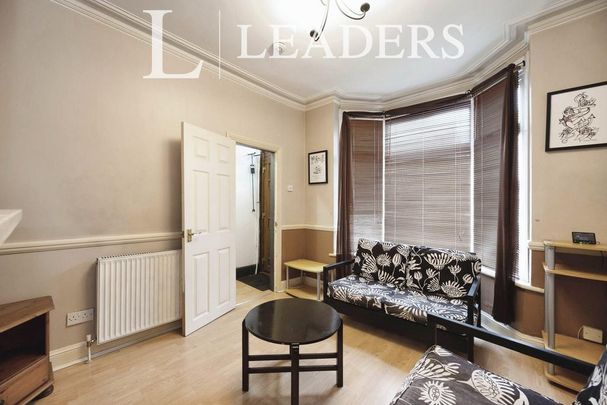 4 bedroom terraced house to rent - Photo 1