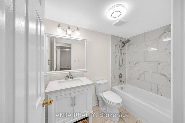 For Lease - 34 Horn Street, Whitchurch-Stouffville, Ontario - Photo 1