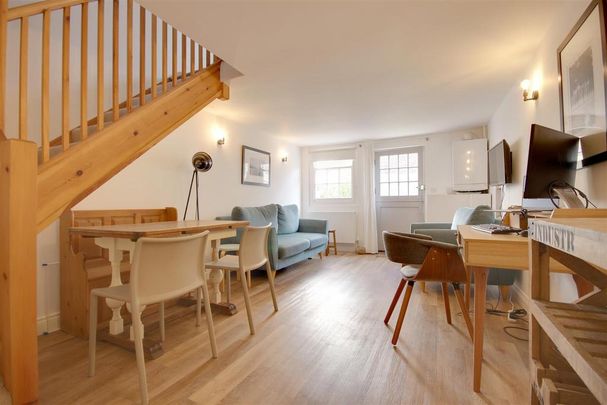 2 bedroom townhouse to rent - Photo 1