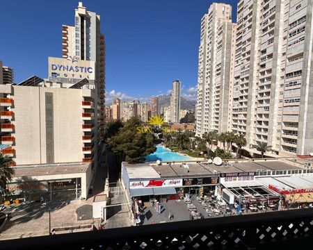 EXCLUSIVE APARTMENT FOR RENT IN BENIDORM - 3 BEDROOMS AND 2 BATHROOMS - Photo 4