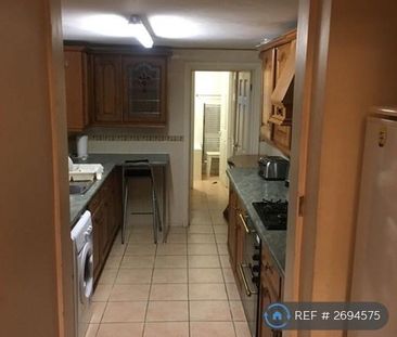 1 bedroom in a house share to rent - Photo 1