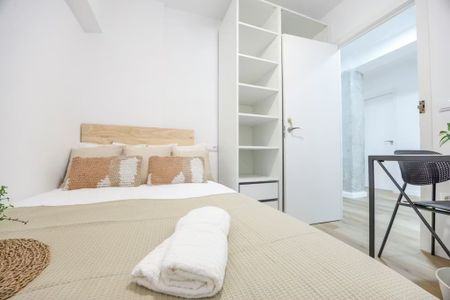 Carrer del Poeta Mas i Ros, Valencia, Valencian Community 46021 - Photo 5