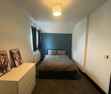 1 bedroom in a house share to rent - Photo 3