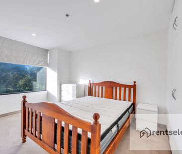 Furnished City Fringe Living - Photo 5