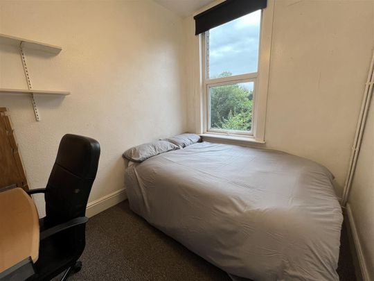 Stanmore Avenue, Burley, LS4 2RP, Leeds - Photo 1