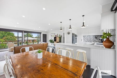 Quality Family Home with Elevated Views - Photo 4