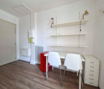 Location Appartement 1 pièce 15m² NIMES 30000 - Photo 2
