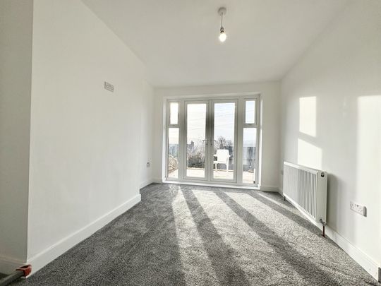 Scott Lane West, Keighley, Riddlesden - Photo 1