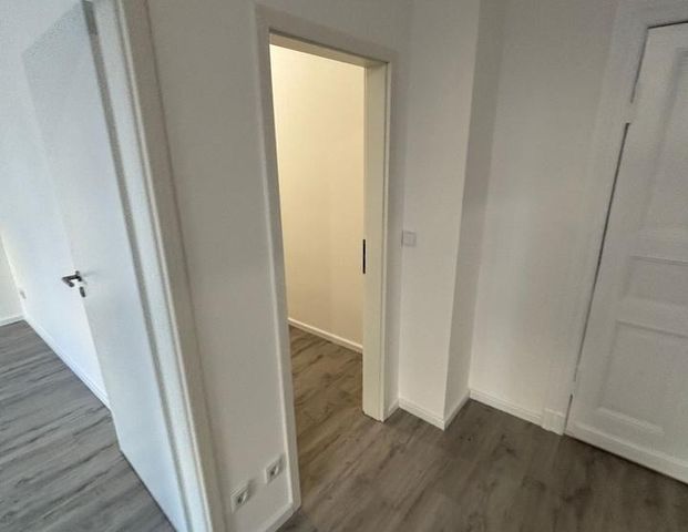 Wir sanieren für Sie! Modern, super Schnitt mit Vinyl-Boden! - Photo 1