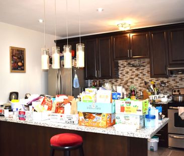 For Lease - 966 Dundas Street, Toronto, Ontario - Photo 4