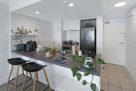 Oriental Parade Living - Photo 3