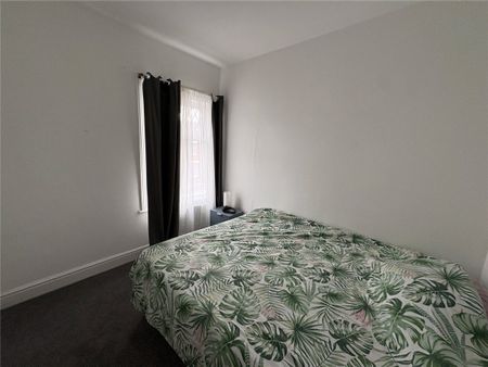 Lime Grove, Newark, Nottinghamshire, NG24 - Photo 3