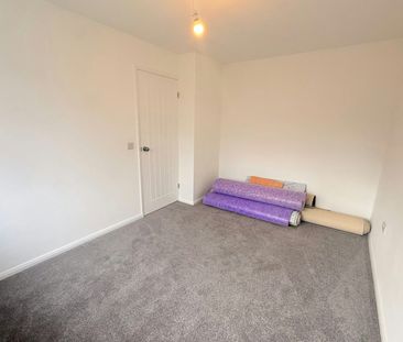 Terraced House to rent on - Photo 4