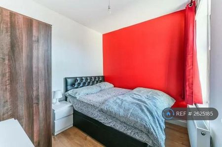 4 bedroom semi-detached house to rent - Photo 5