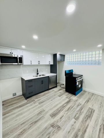 For Lease - 2 - 6 CRAIG Drive, Kitchener, Ontario - Photo 4