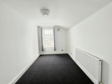 4 bedroom terraced house to rent - Photo 5