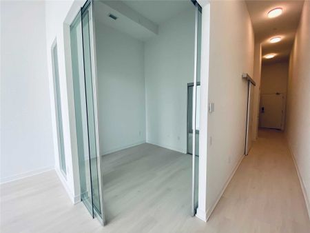 For Lease - 3900 Confederation Parkway Lane Unit# 417, Mississauga, Ontario - Photo 3