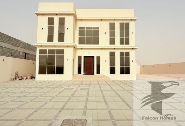 Brand New 5BR Modern Villa | Big Garden - Photo 1