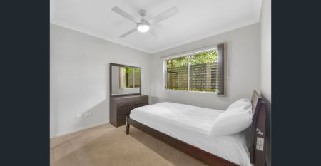 Spacious inner city unit - Photo 5