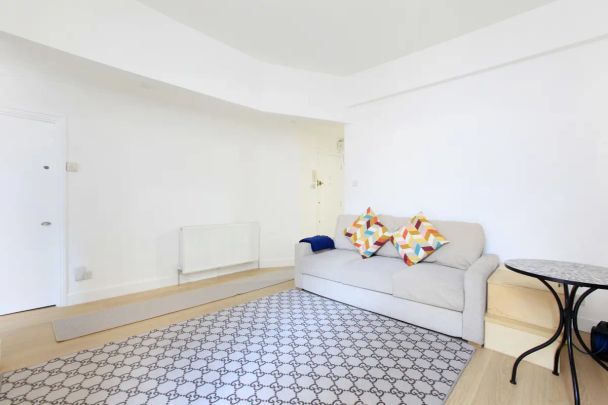 1 bedroom flat in Wandsworth - Photo 1