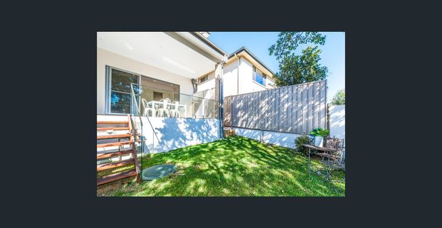 Contemporary living at it's Best! - Photo 1