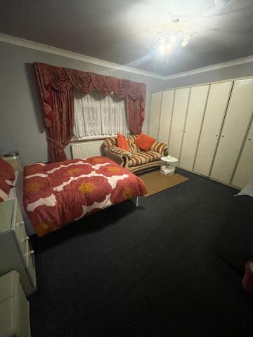 Room in a Shared House, The Drive, IG1 - Photo 5