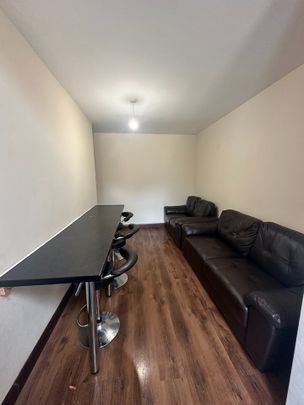 4 Bed Semi-Detached House, Bonnington Road, LE2 - Photo 1