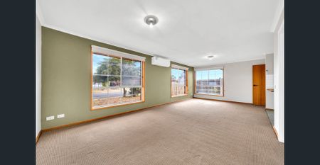 Renovated 3-Bedroom Unit in a Quiet Lara Location - Photo 2