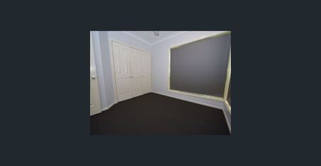 LARGE 4 BEDROOM HOUSE IN AN EXCELLENT LOCATION NEXT TO ANNANDALE CENTRAL - Photo 3