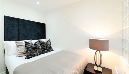 Elegant One-Bedroom Apartment at Somerset House, Lexham Gardens, London W8 - Photo 5