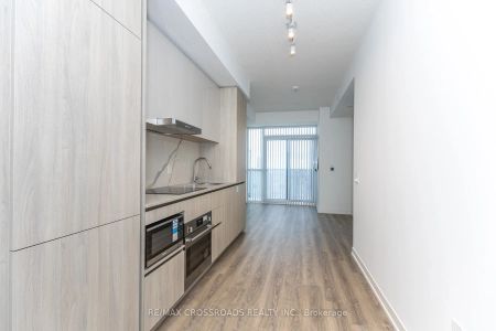 8 Interchange Way #5807 - Photo 2