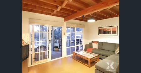 SPACIOUS 3-BEDROOM FAMILY HOME IN KEW - Photo 5