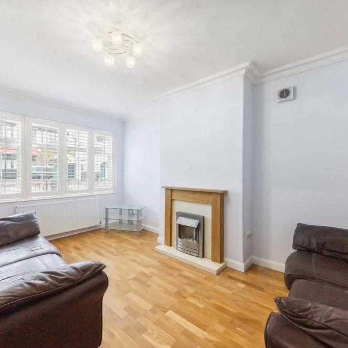 3 bedroom flat to rent - Photo 1