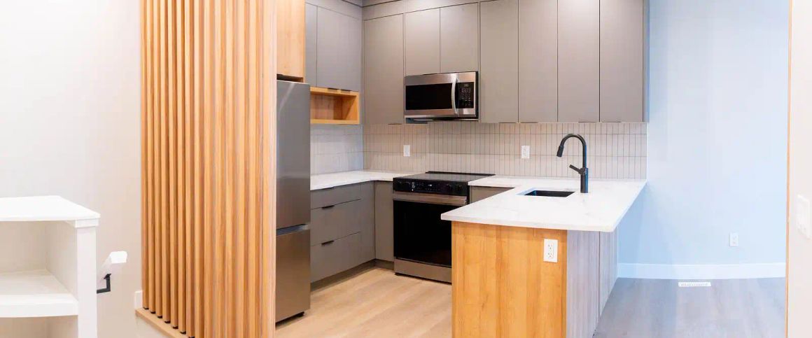 Brand New Luxury 2 Bedroom Garage Suite in Belmont | Garage Parking | Balcony — 2 Bedrooms Garage Suite - Photo 1