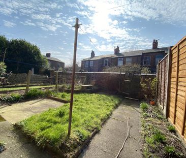 4 bedroom terraced house to rent - Photo 1
