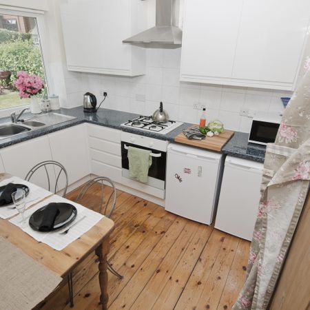 1 Bed Flat, Wostenholm Road, S7 - Photo 3