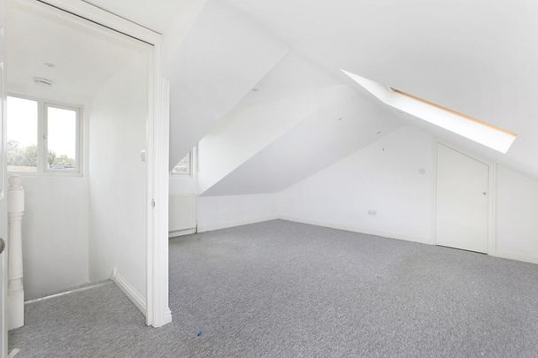 3 bedroom maisonette in Balham - Photo 1