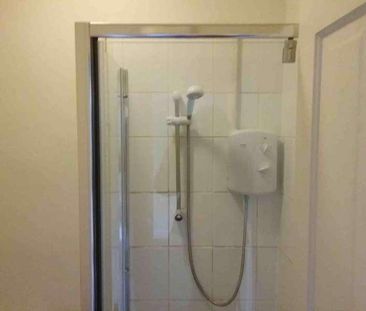 Grove Road, CV10 - Photo 3