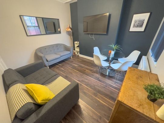 4 bedroom terraced house to rent - Photo 1