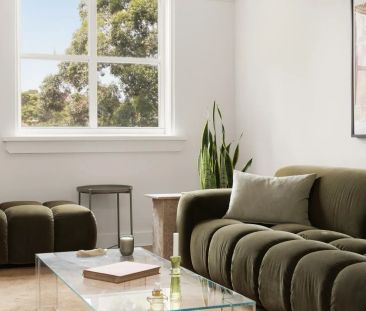 Stylish Art Deco Living in a Peaceful Pocket of The Spot - Photo 2